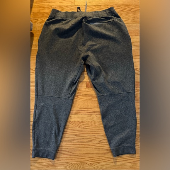 Grey men’s Lululemon track pants. Discipline model (?), but with ankle cuffs - C - Picture 3 of 5